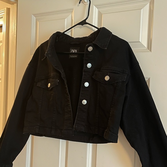 Cropped Jean Jacket - Picture 3 of 6